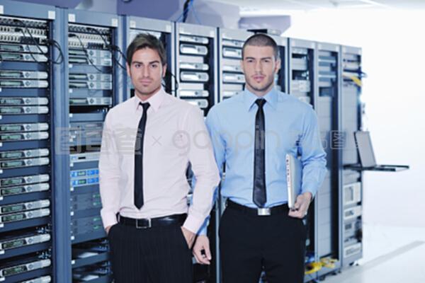 网络服务器室中的计算机系统服务 现代信息技术的核心支撑